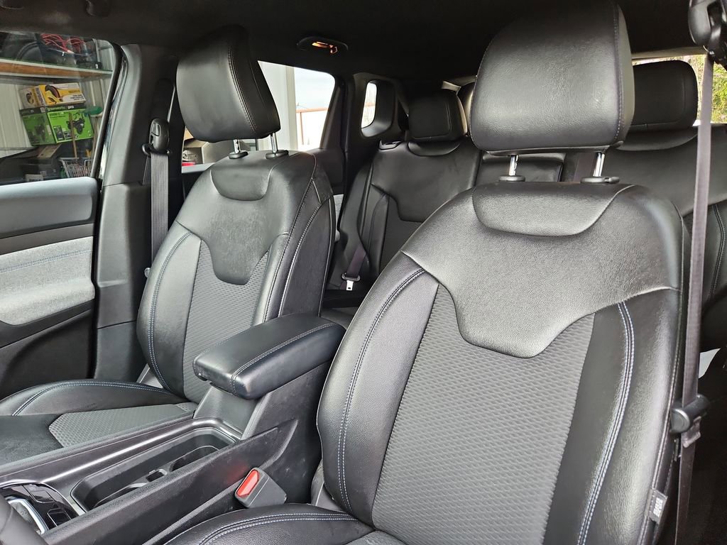 Used 2024 Jeep Compass Latitude image 20