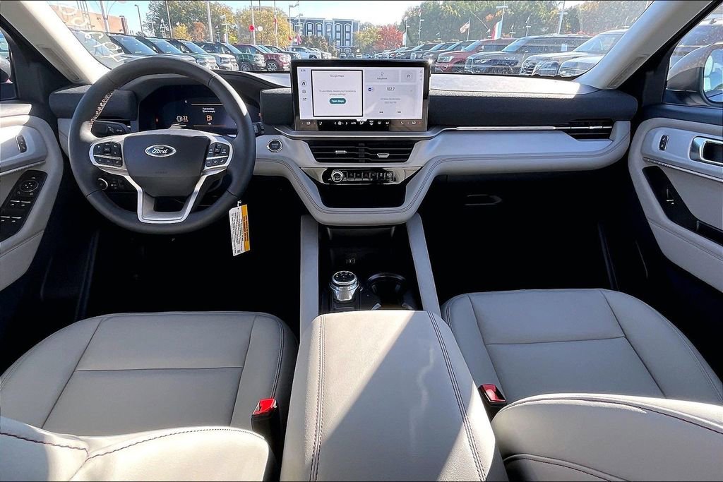 New 2026 Ford Explorer Active w/ Active Comfort Package image 5