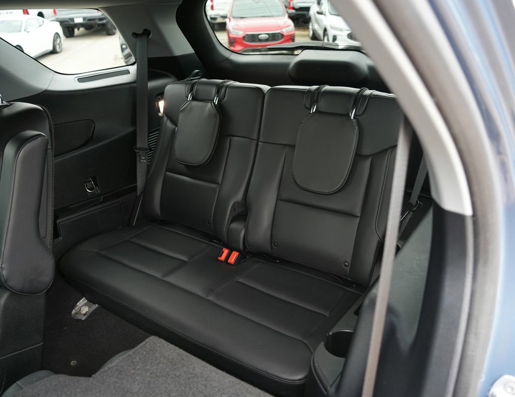 Used 2021 Ford Explorer XLT w/ Equipment Group 202A image 26