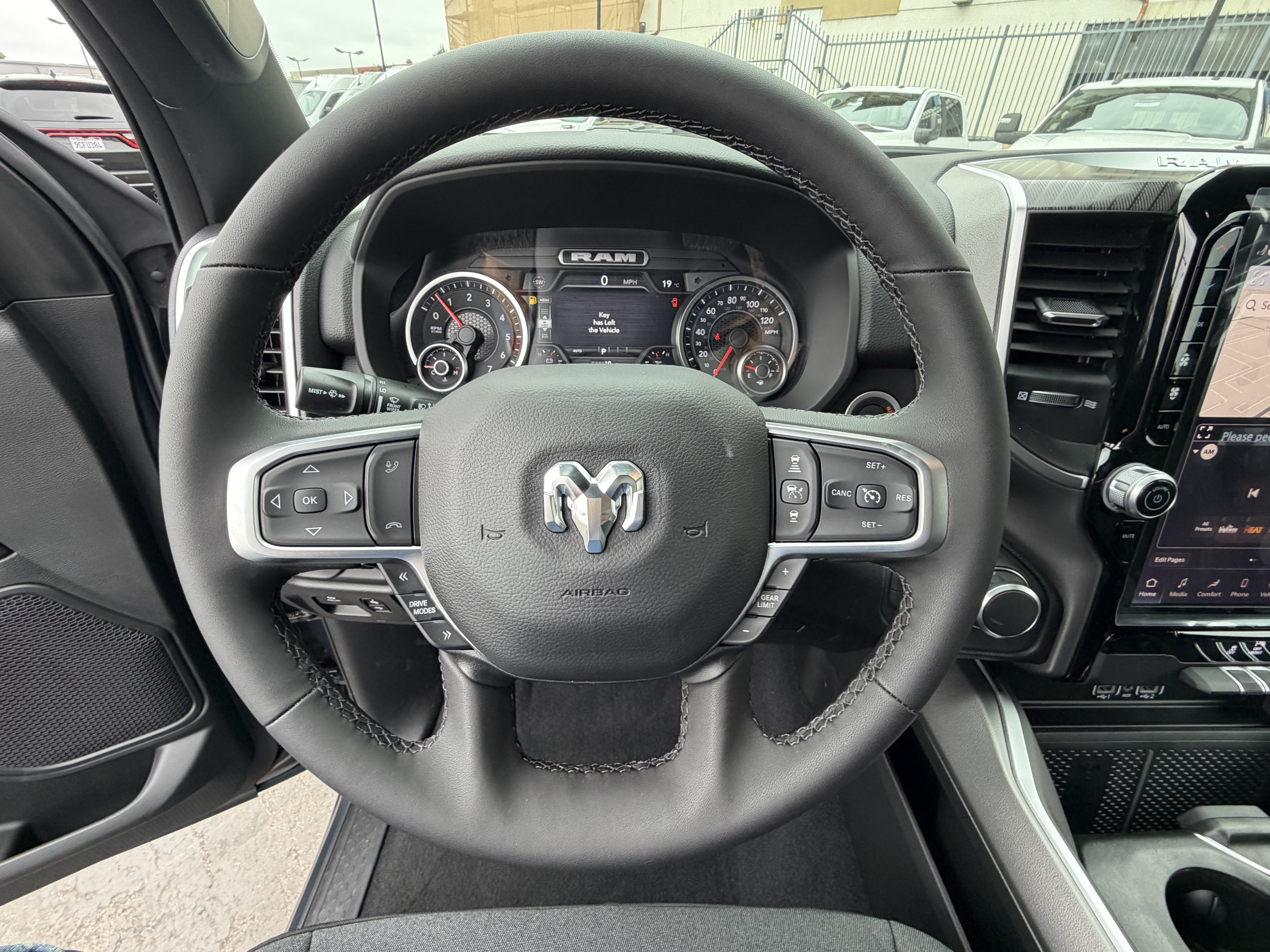 New 2026 RAM 1500 Big Horn AWD/4WD image 25