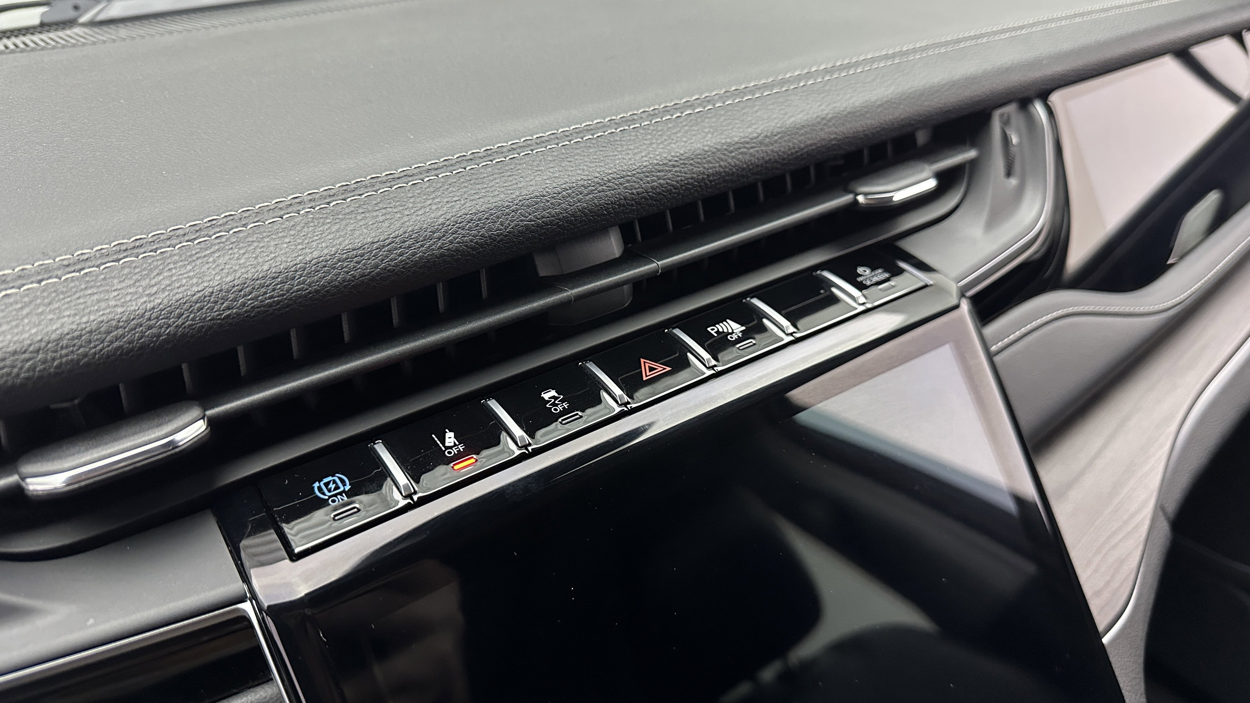 Used 2024 Jeep Grand Cherokee Limited 4xe image 14