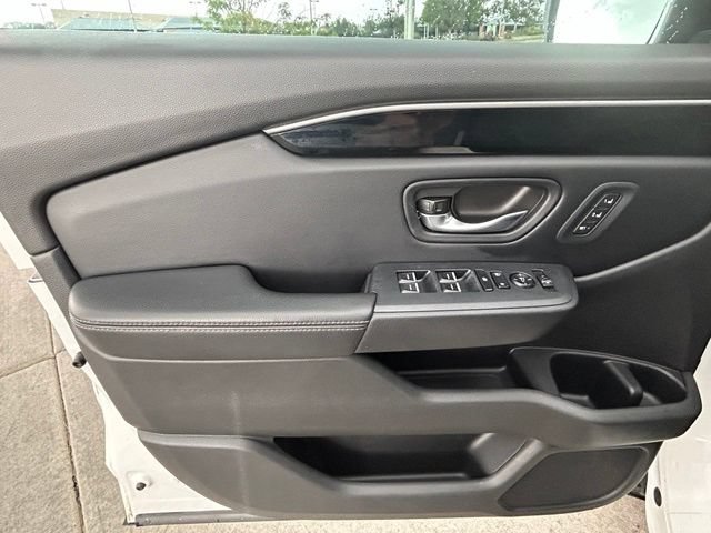 Used 2024 Honda Pilot Touring image 10