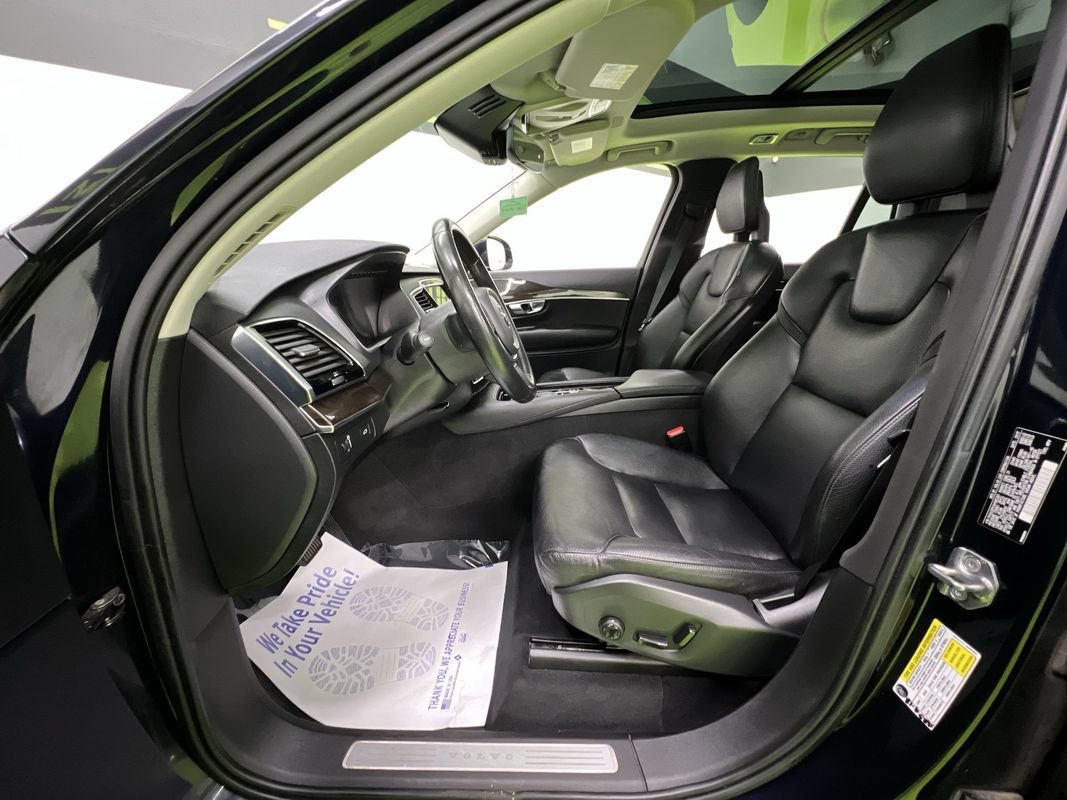Used 2017 Volvo XC90 T6 Momentum w/ Momentum Plus Package AWD/4WD image 17