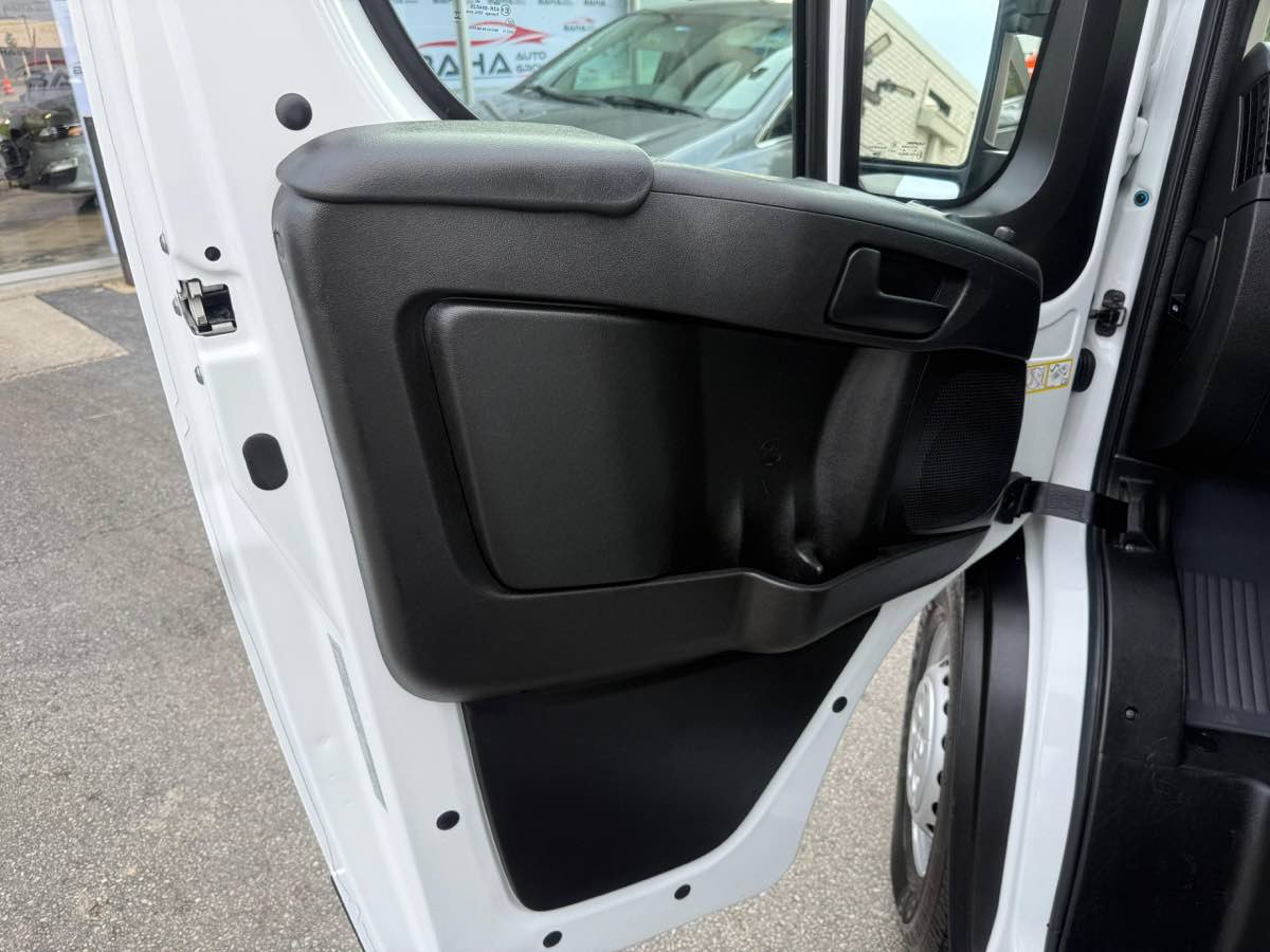 Used 2025 RAM ProMaster 2500 w/ Convenience Group FWD image 32