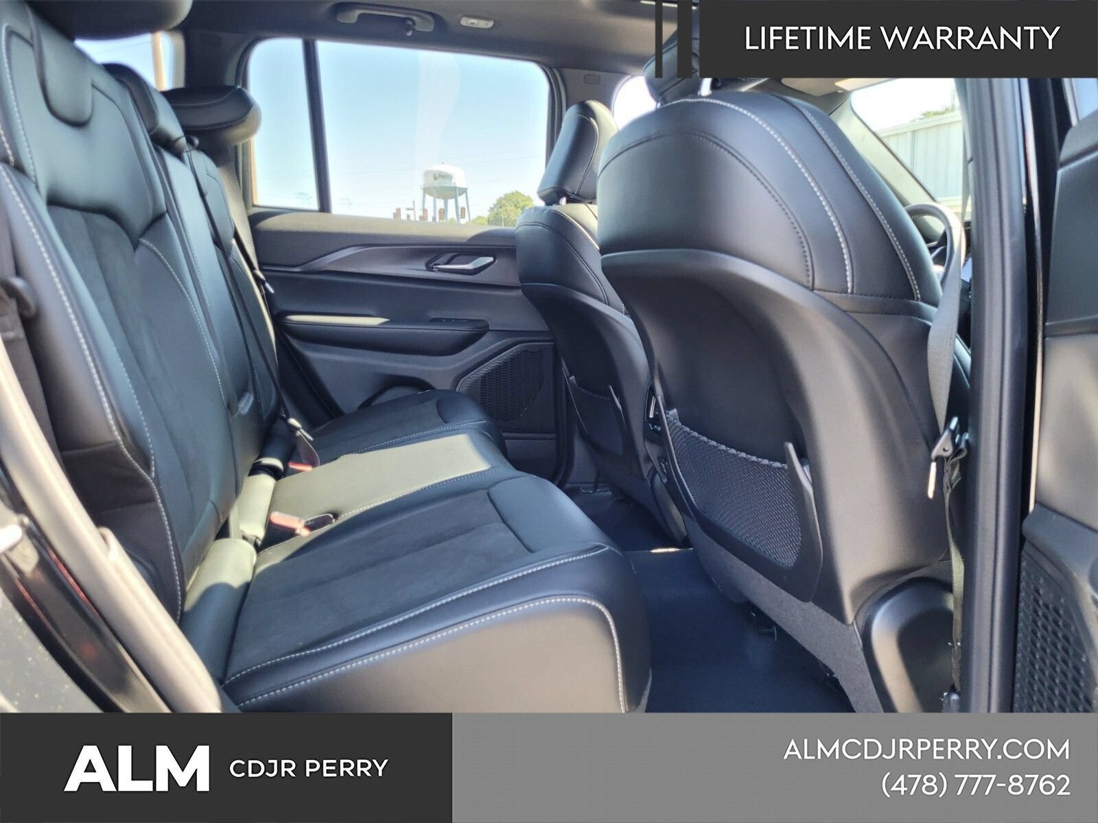 New 2025 Jeep Grand Cherokee Altitude AWD/4WD image 16