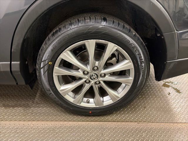 Used 2016 Toyota RAV4 Limited image 38
