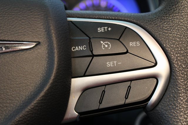 Used 2015 Chrysler 200 LX image 20