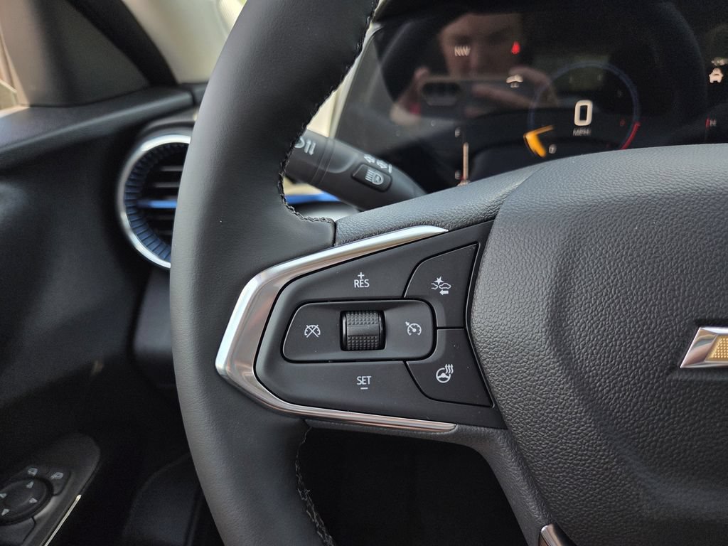 New 2026 Chevrolet Trax LT w/ Driver Confidence Package FWD image 25