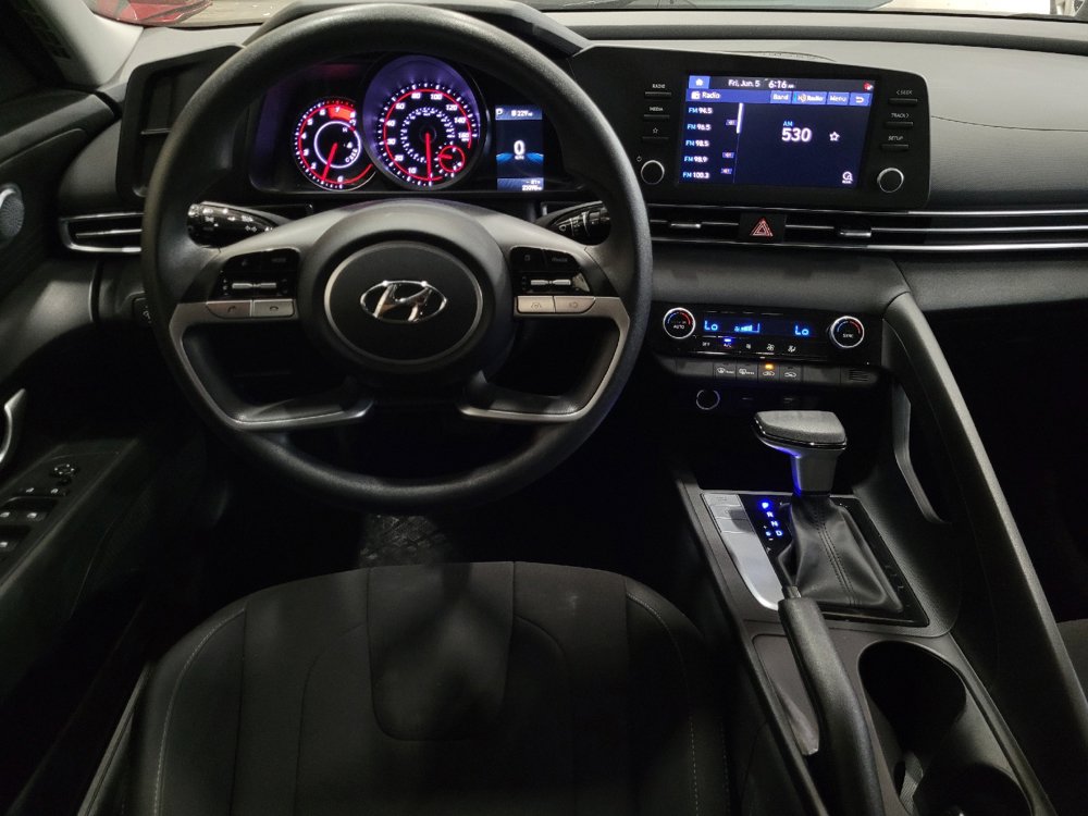 Used 2023 Hyundai Elantra SEL FWD image 22