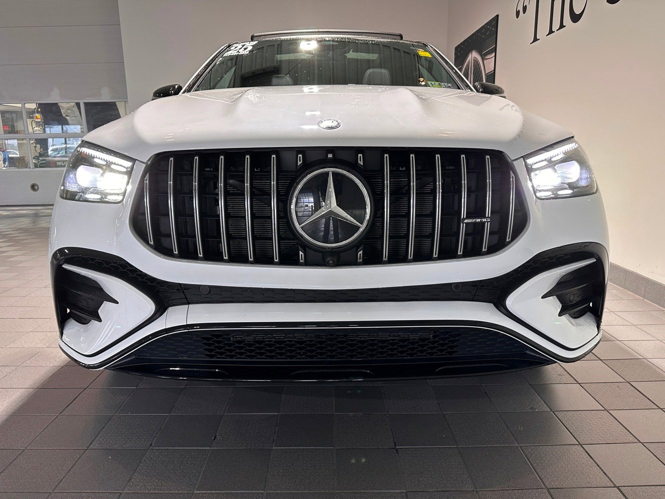 Used 2025 Mercedes-Benz GLE 53 AMG 4MATIC image 2