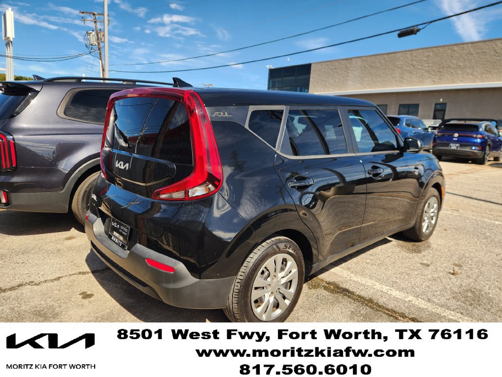 Certified 2022 Kia Soul LX FWD image 3