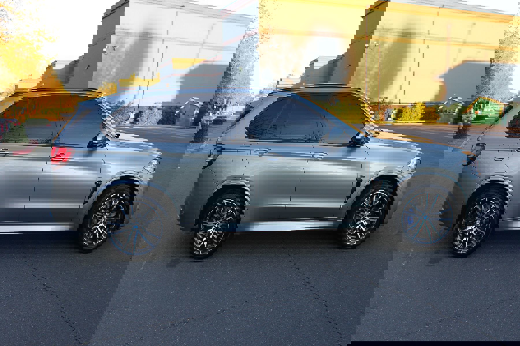 Used 2017 BMW X5 M image 8