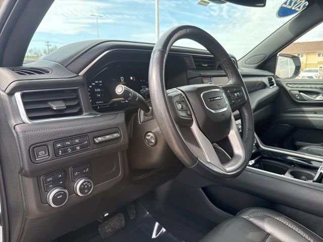Used 2022 GMC Yukon XL Denali image 16