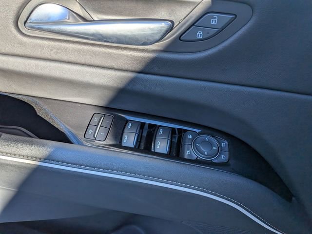 Used 2022 Cadillac Escalade ESV Luxury image 13