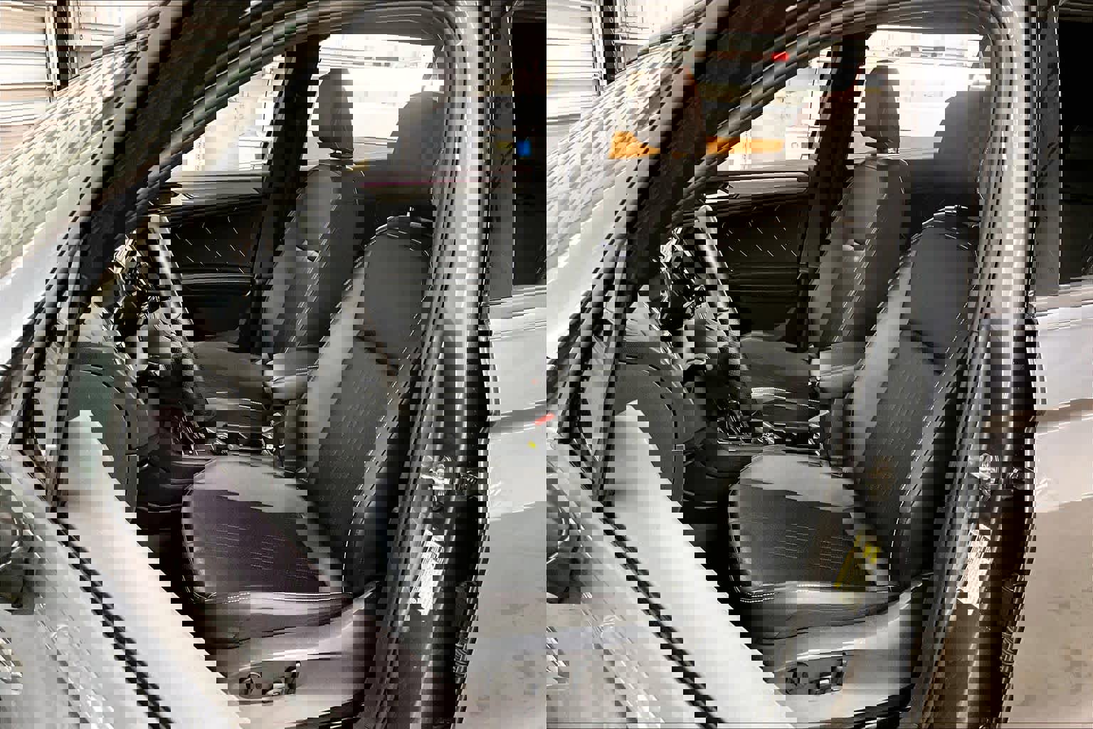 Used 2022 Volkswagen Tiguan SE R-Line image 27