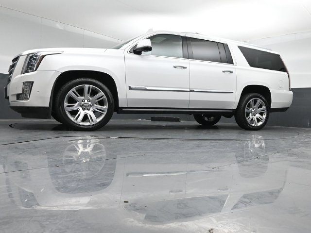 Used 2018 Cadillac Escalade ESV Premium Luxury AWD/4WD image 41