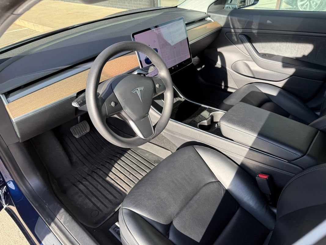 Used 2020 Tesla Model 3 Long Range AWD/4WD image 3
