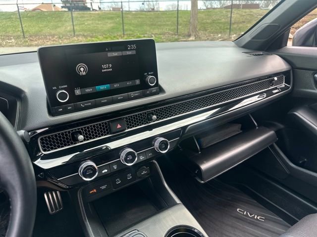 Used 2025 Honda Civic Sport image 32