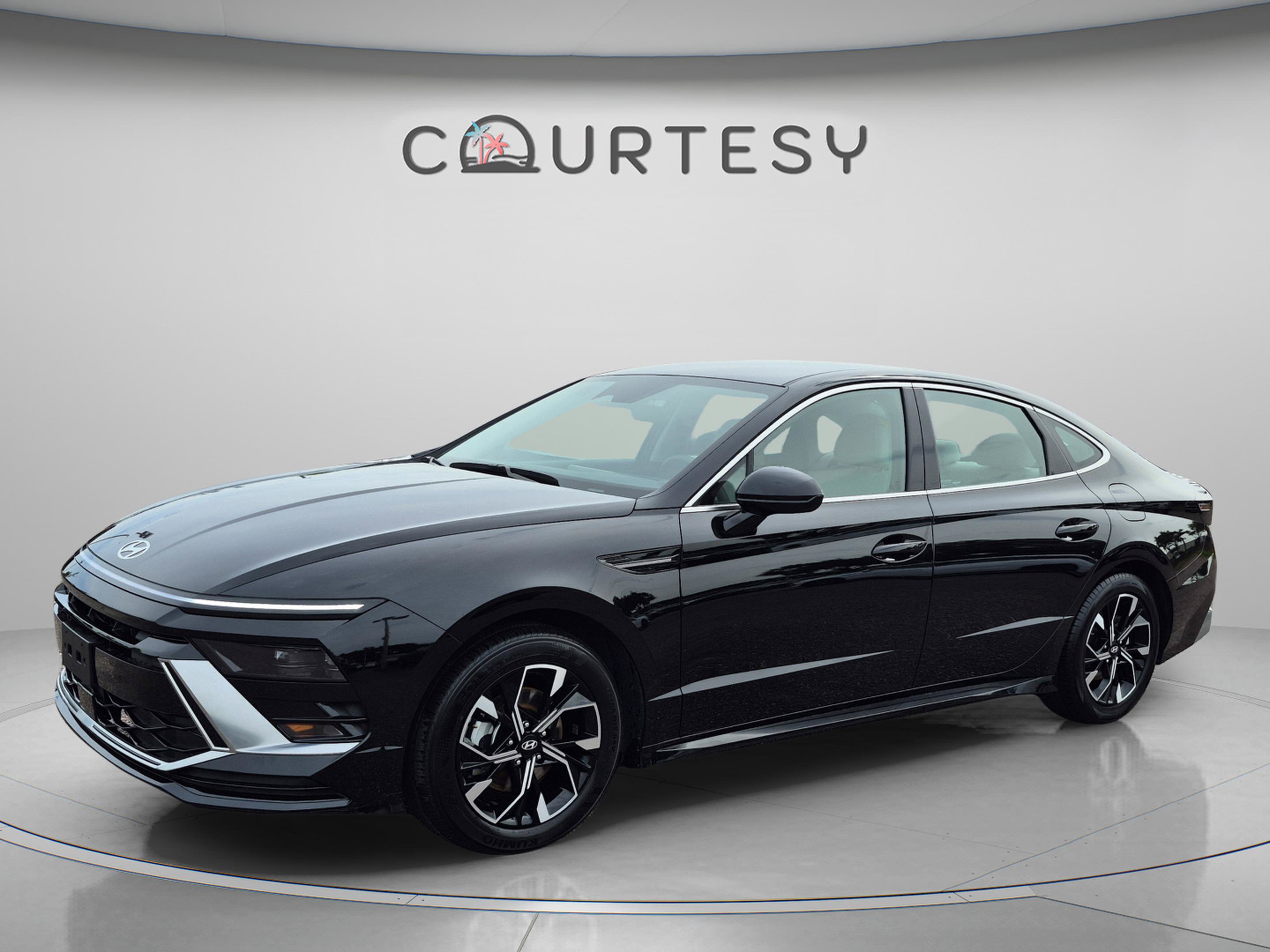 Certified 2025 Hyundai Sonata SEL FWD image 1