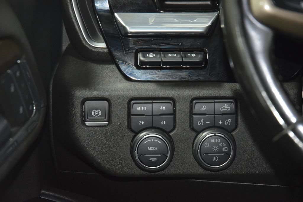 Used 2024 Chevrolet Silverado 3500 High Country w/ Technology Package AWD/4WD image 39