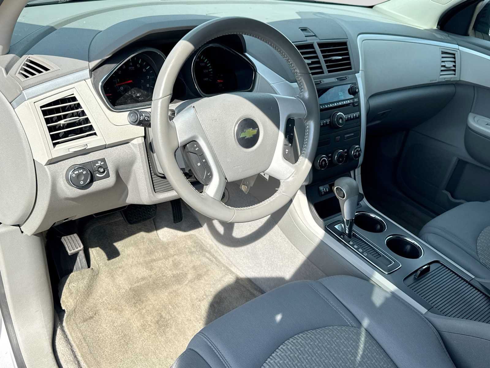 Used 2012 Chevrolet Traverse LS FWD image 2