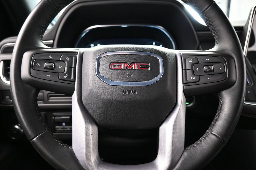 Used 2024 GMC Yukon XL SLT w/ SLT Luxury Package RWD image 33