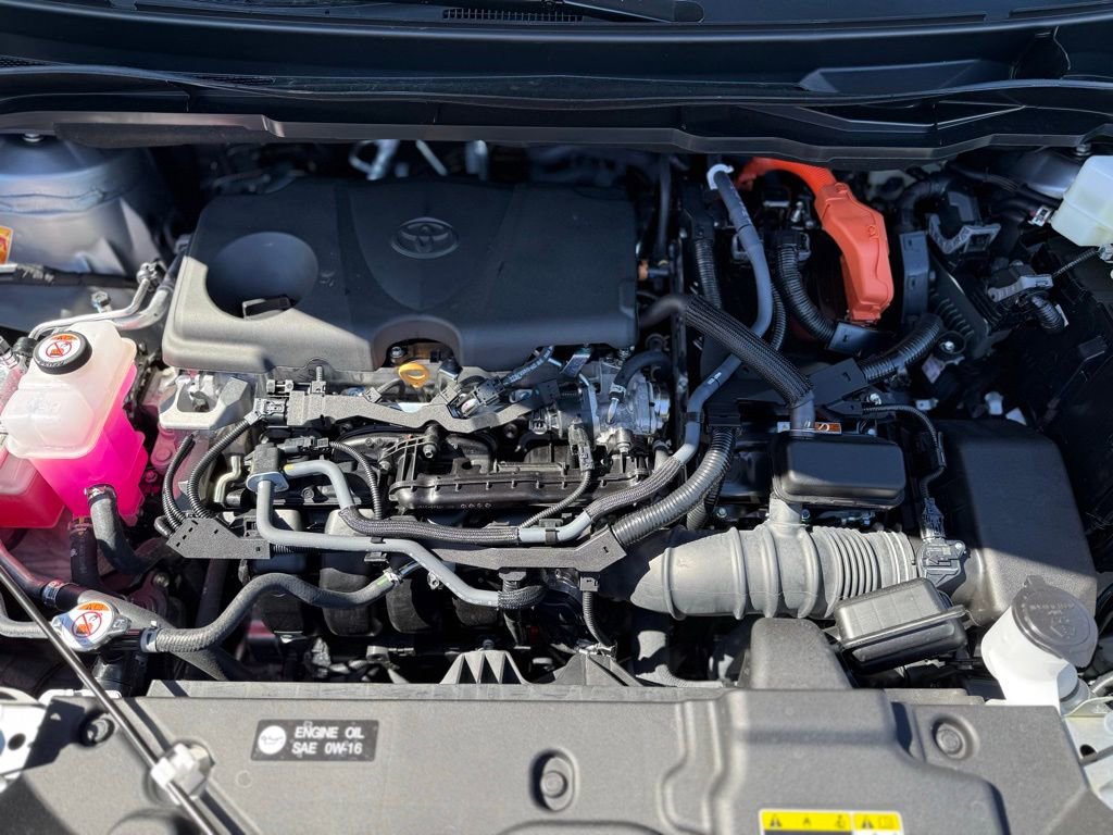 Used 2025 Toyota Sienna Platinum image 10