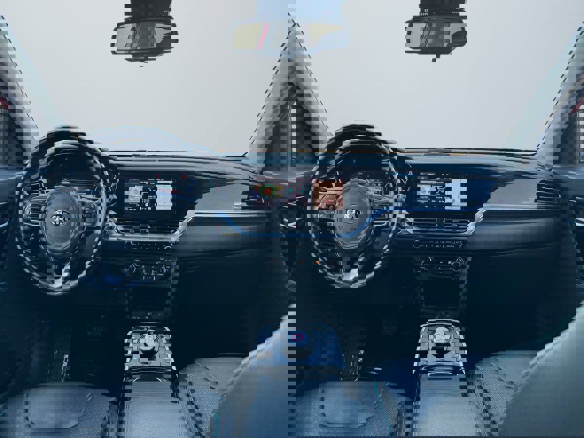 Used 2020 Kia Niro EX Premium image 10