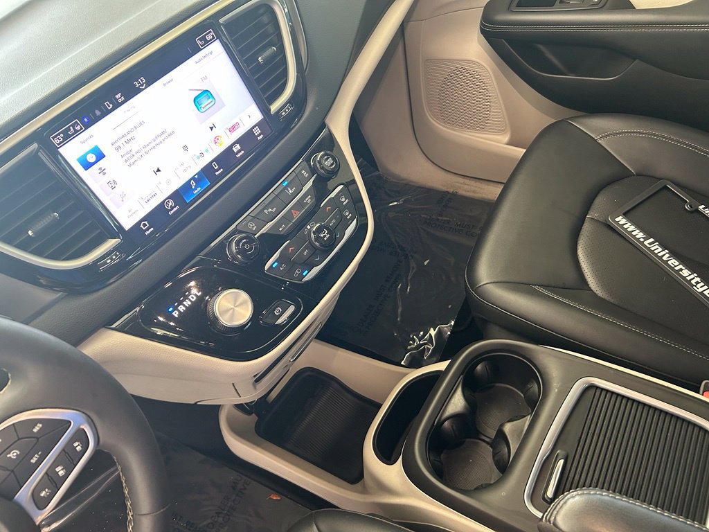 Used 2024 Chrysler Pacifica Touring-L FWD image 49