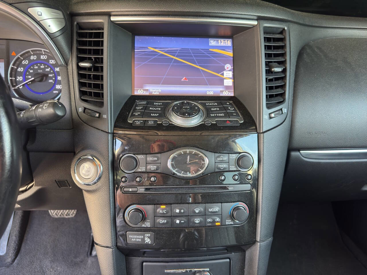 Used 2016 INFINITI QX70 AWD w/ Premium Package image 16