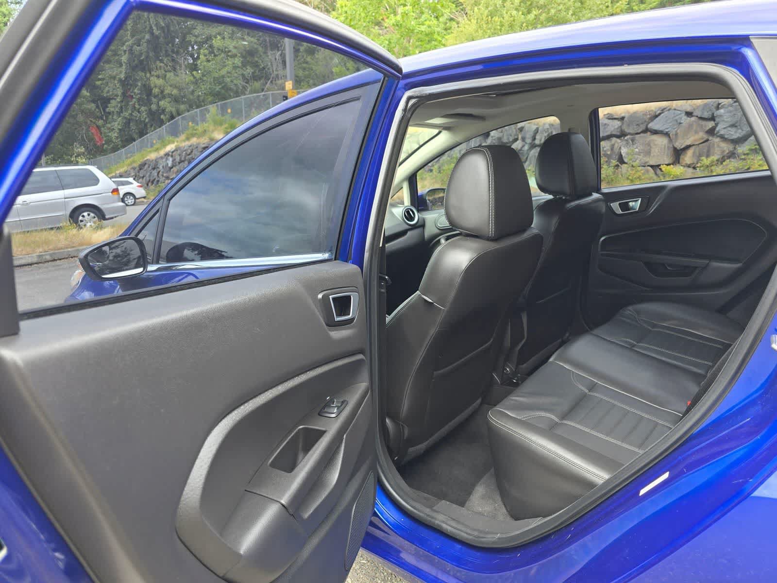 Used 2015 Ford Fiesta Titanium FWD image 11