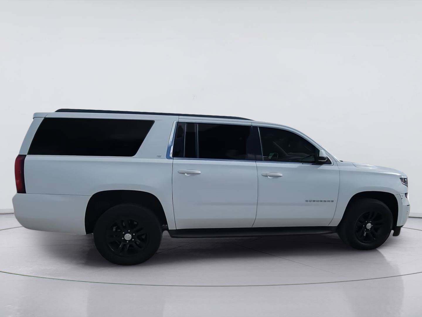 Used 2015 Chevrolet Suburban LT RWD image 9
