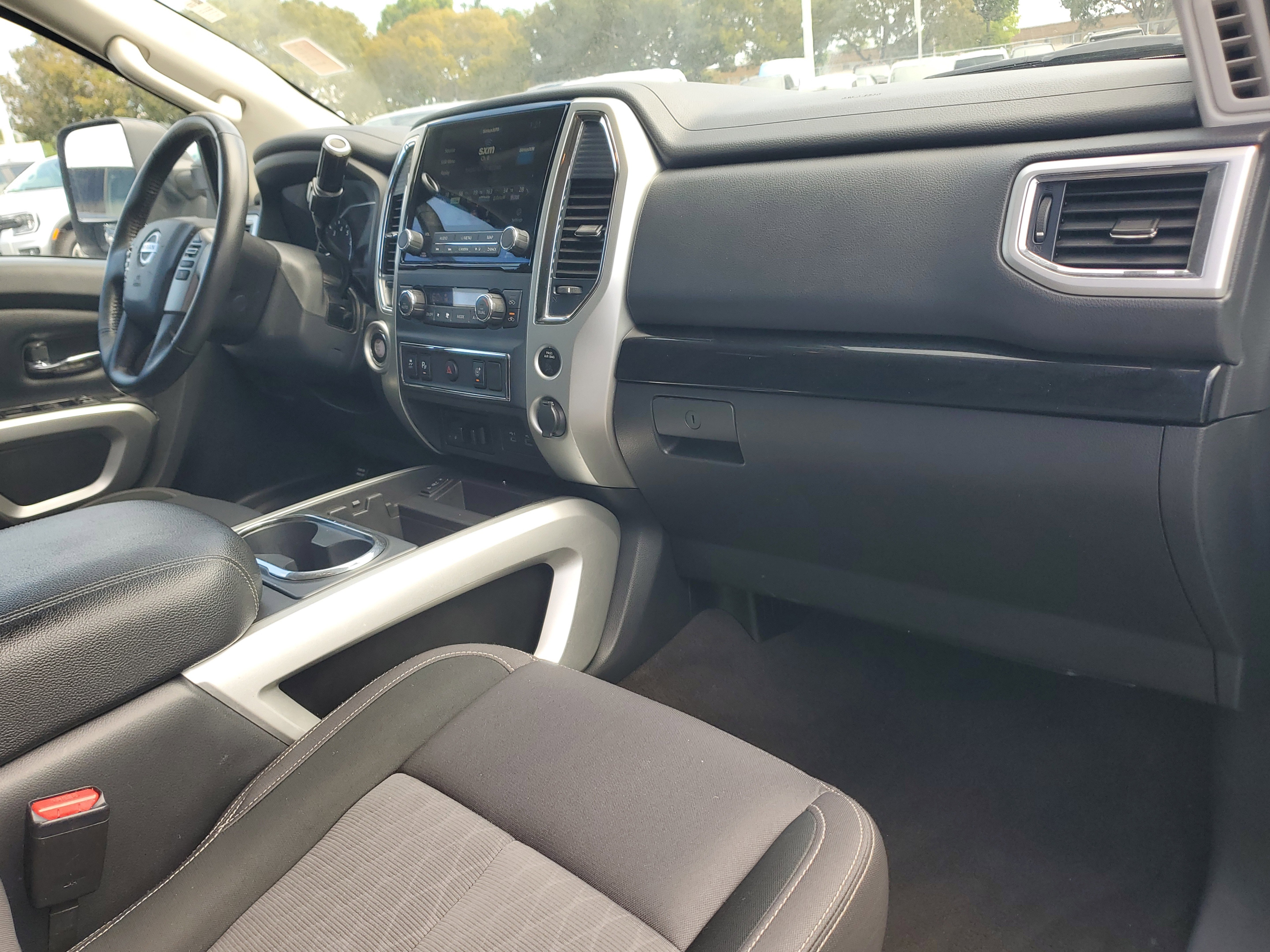 Used 2021 Nissan Titan SV w/ SV Convenience Package image 18