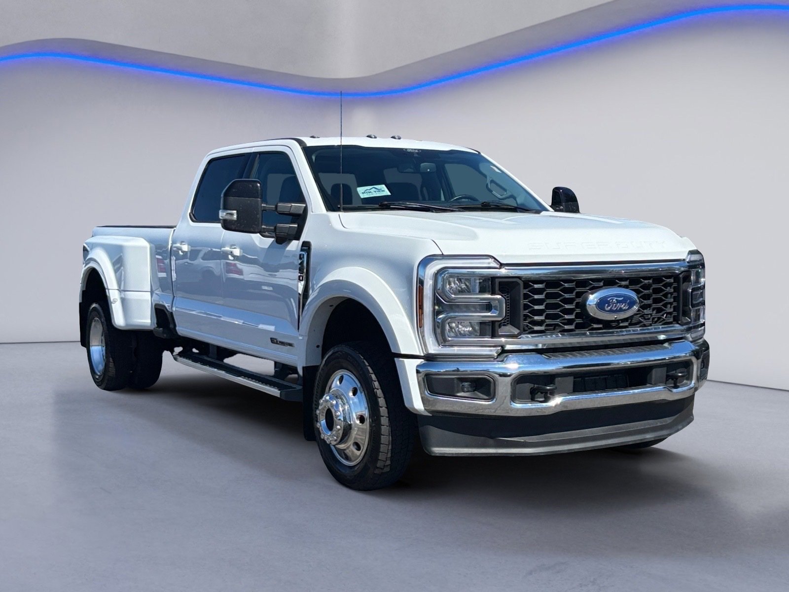 Used 2024 Ford F450 Lariat w/ Camper Package image 10