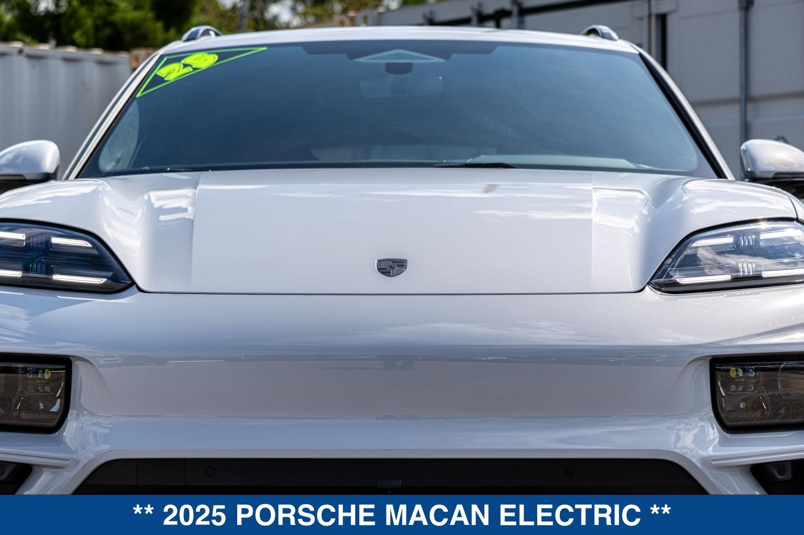 Used 2025 Porsche Macan Turbo Electric AWD/4WD image 14