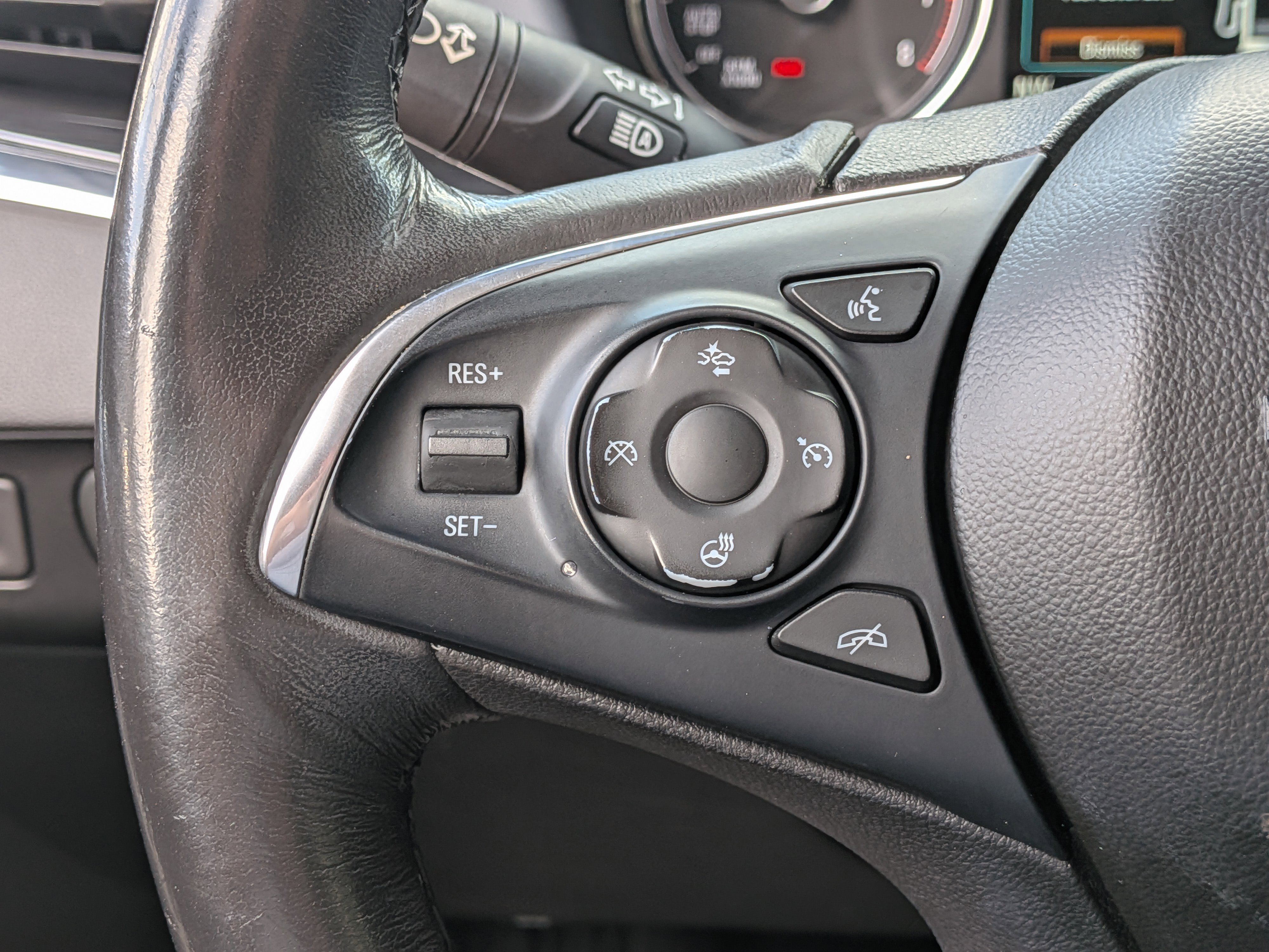 Used 2018 Buick Enclave Premium image 24