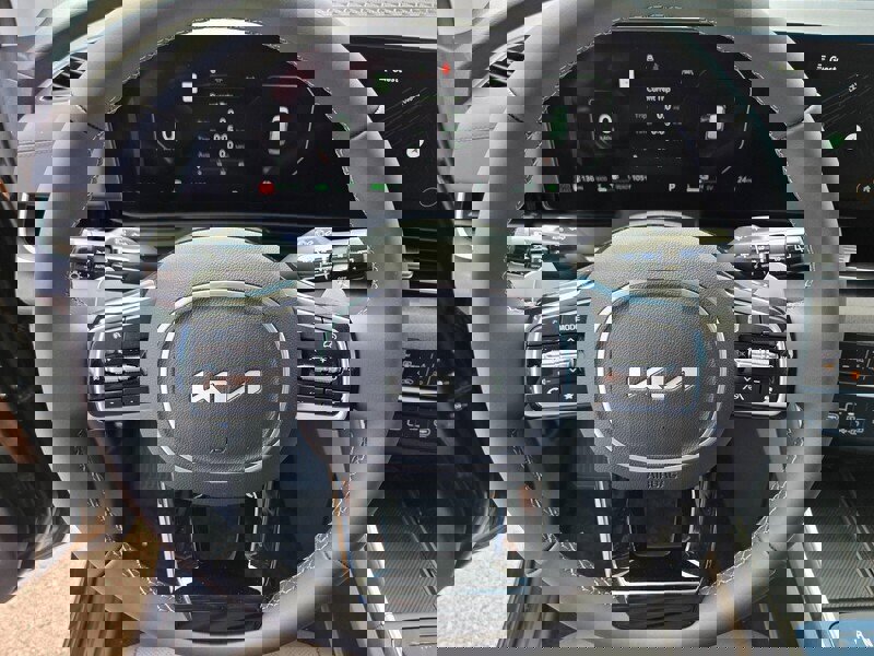 New 2026 Kia Carnival SX image 12