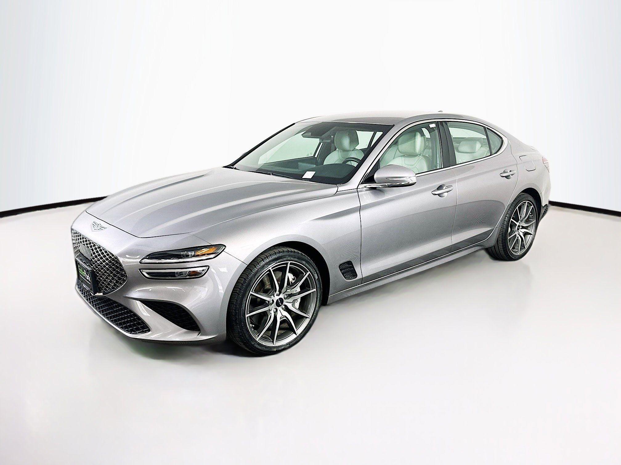 Used 2025 Genesis G70 2.5T image 3