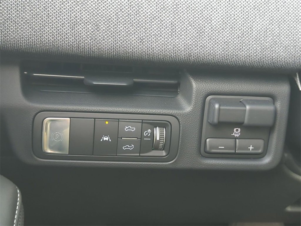 Used 2026 GMC Sierra EV Elevation image 16