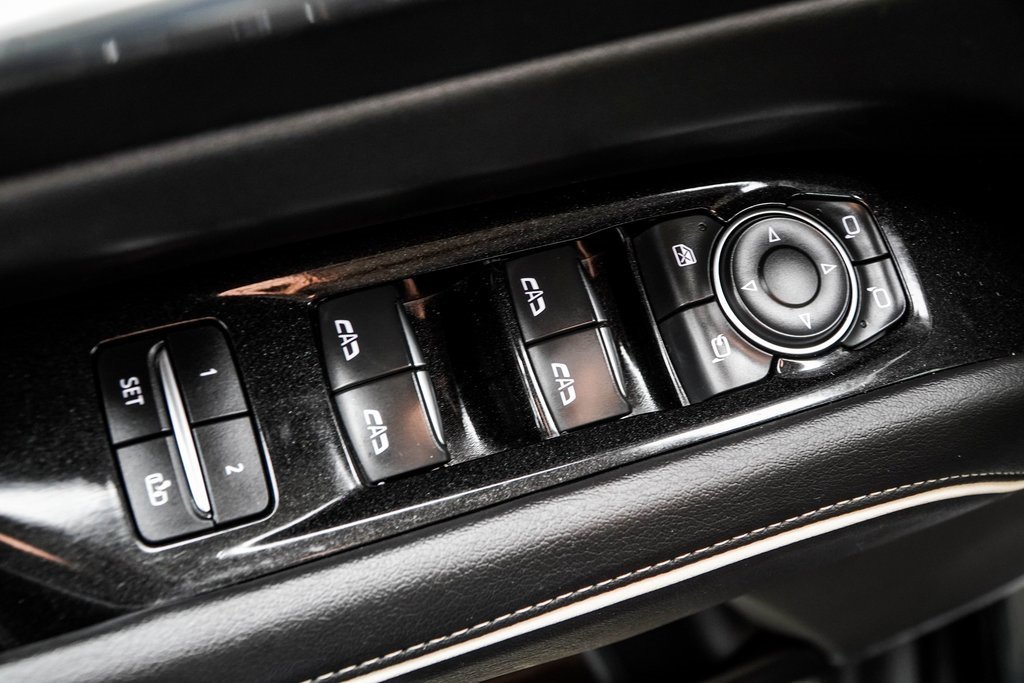 Used 2021 Cadillac Escalade Premium Luxury image 51