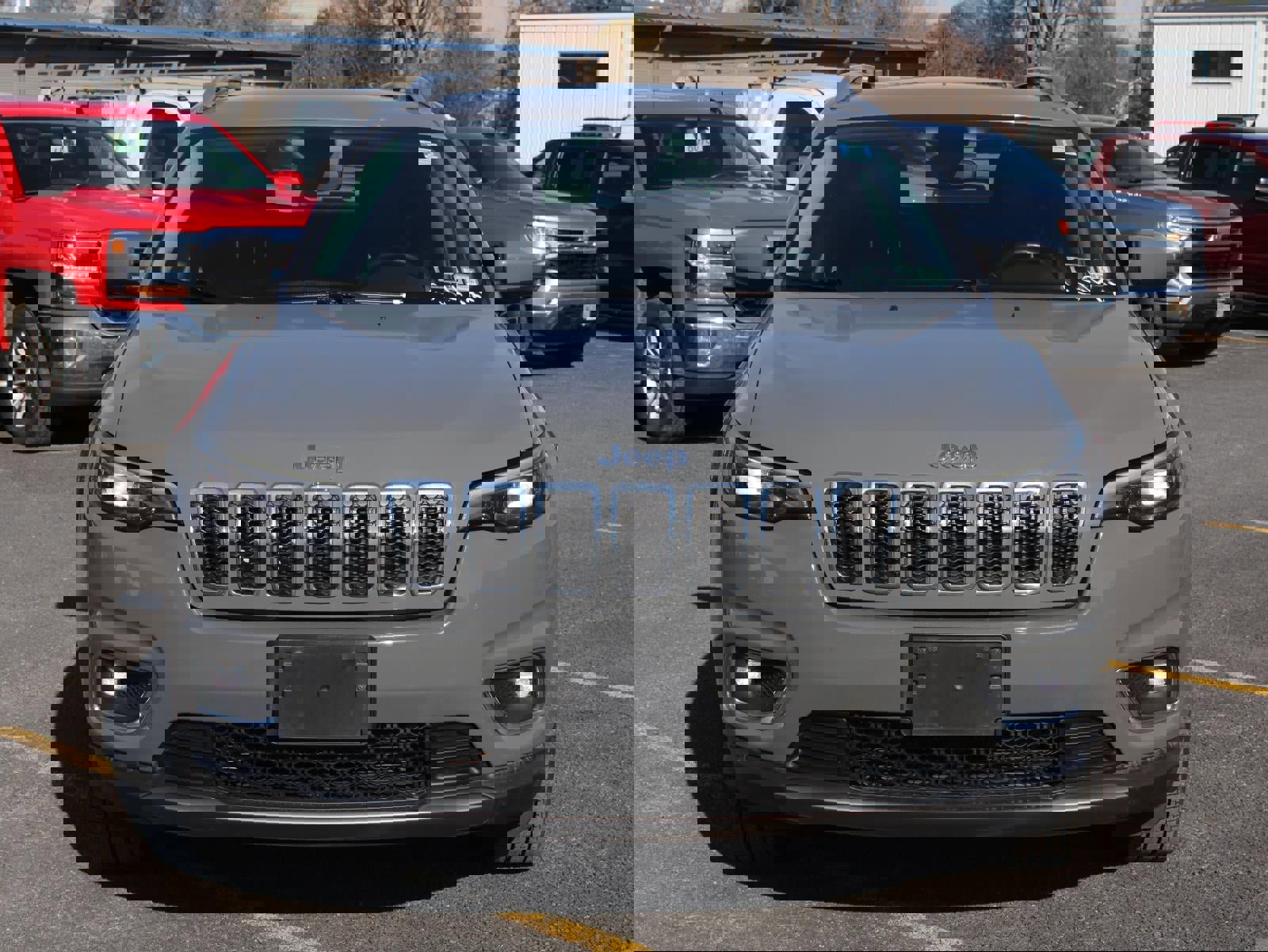 Used 2019 Jeep Cherokee Limited image 2