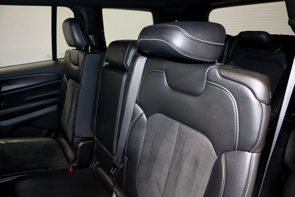 Used 2024 Jeep Grand Cherokee L Laredo image 24