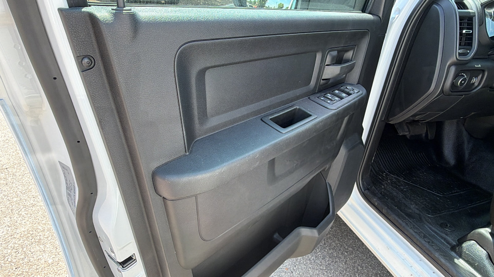 New 2026 RAM 5500 Tradesman w/ Chrome Appearance Group AWD/4WD image 15