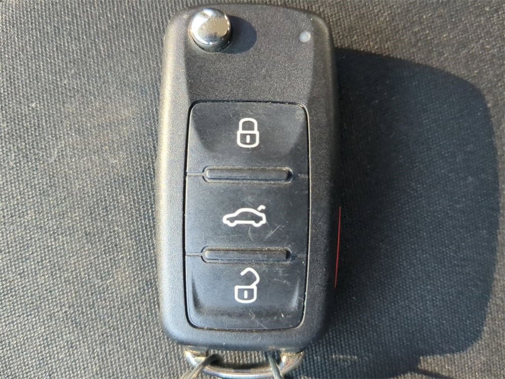 Used 2017 Volkswagen Tiguan Limited w/ Premium Package image 28