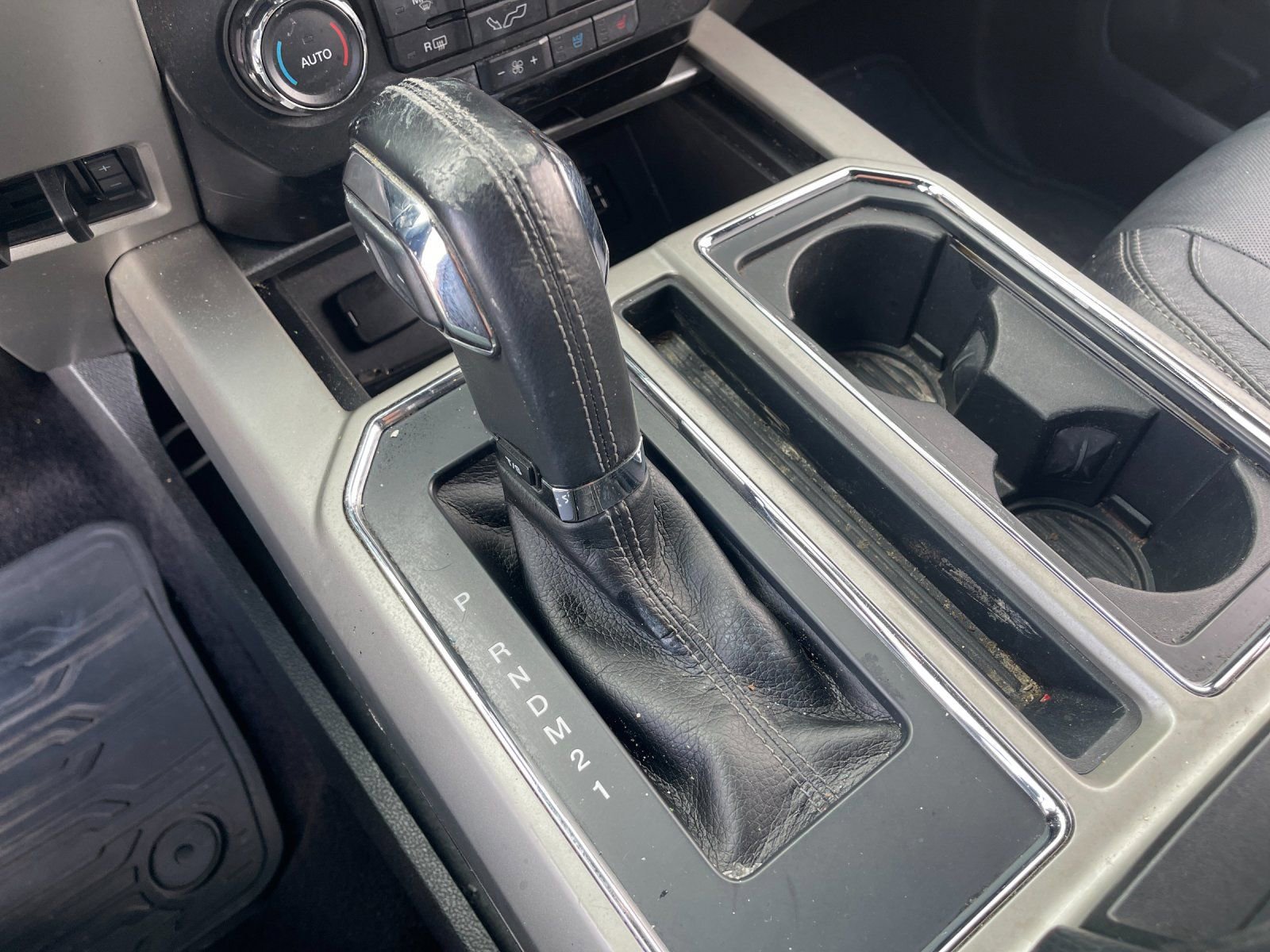 Used 2015 Ford F150 Lariat image 30