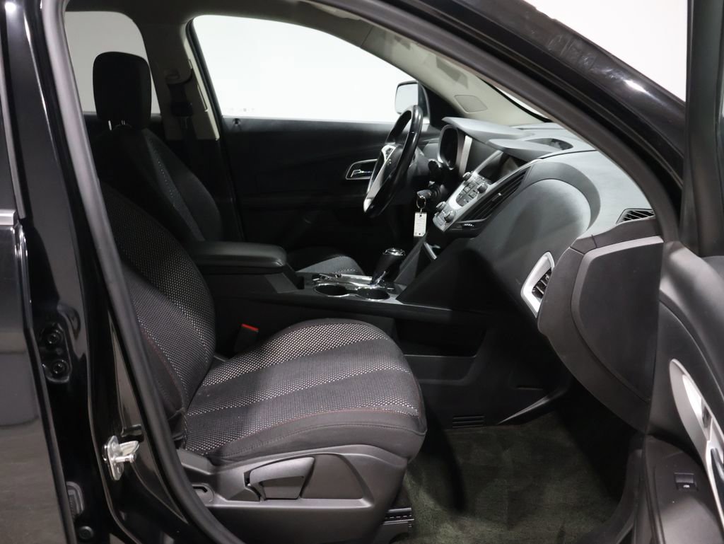 Used 2017 Chevrolet Equinox LT w/ Driver Confidence Package II image 21