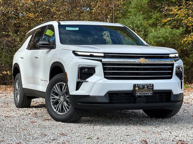 New 2027 Chevrolet Traverse LT w/ Driver Confidence Package AWD/4WD image 2