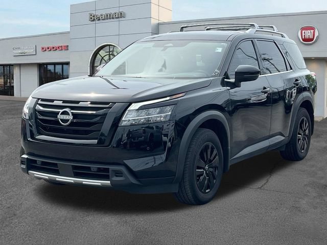 Used 2024 Nissan Pathfinder SL FWD video 3
