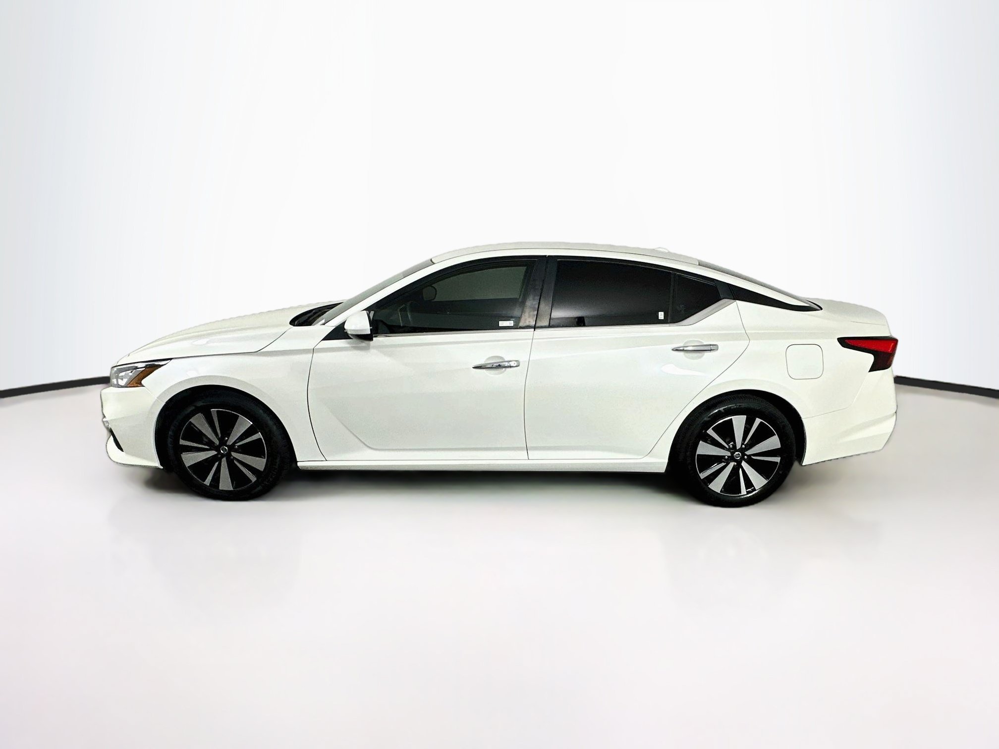 Used 2021 Nissan Altima 2.5 SV FWD image 4