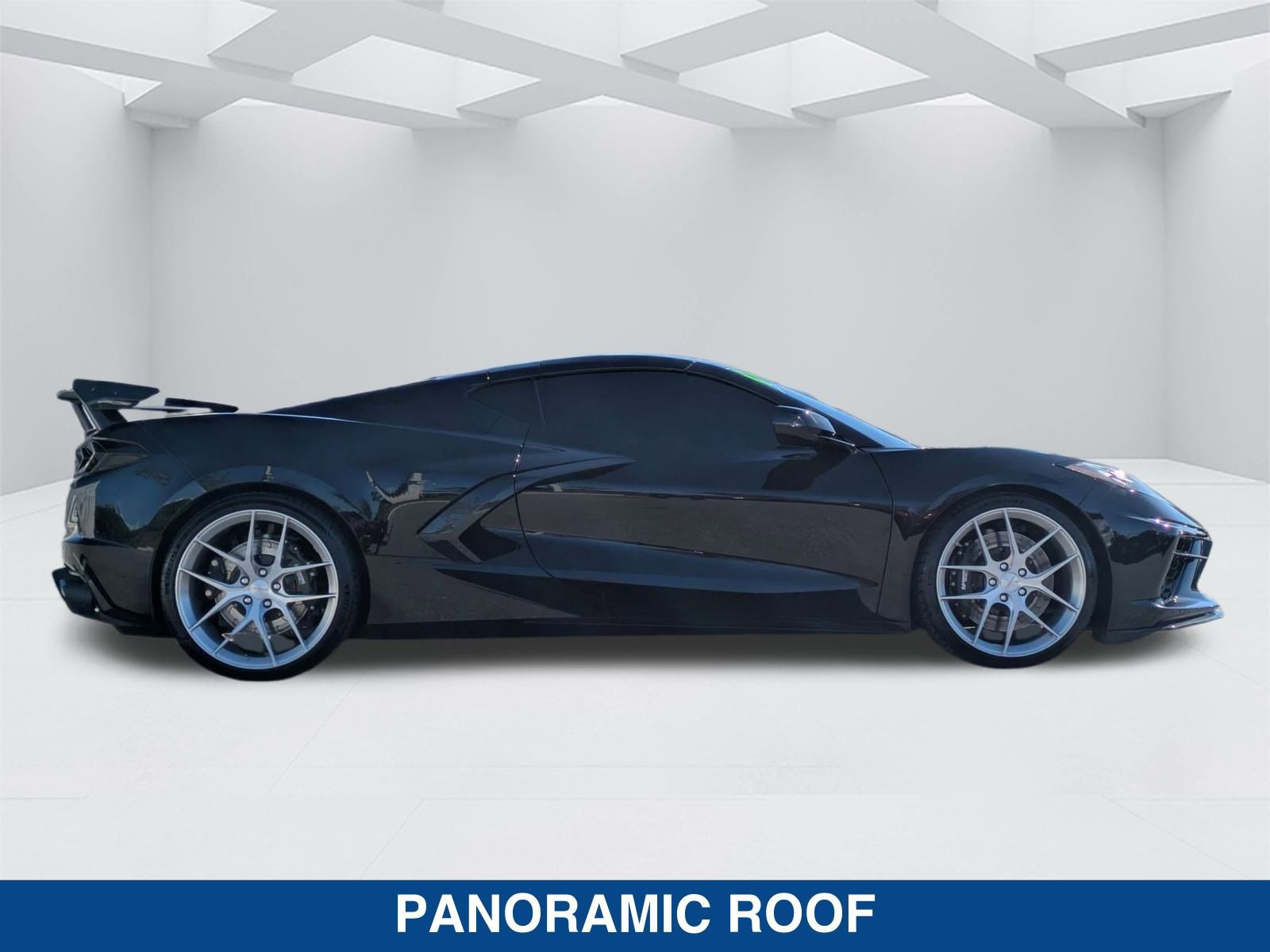 Used 2021 Chevrolet Corvette Stingray Premium Cpe w/ Z51 Performance Package image 3